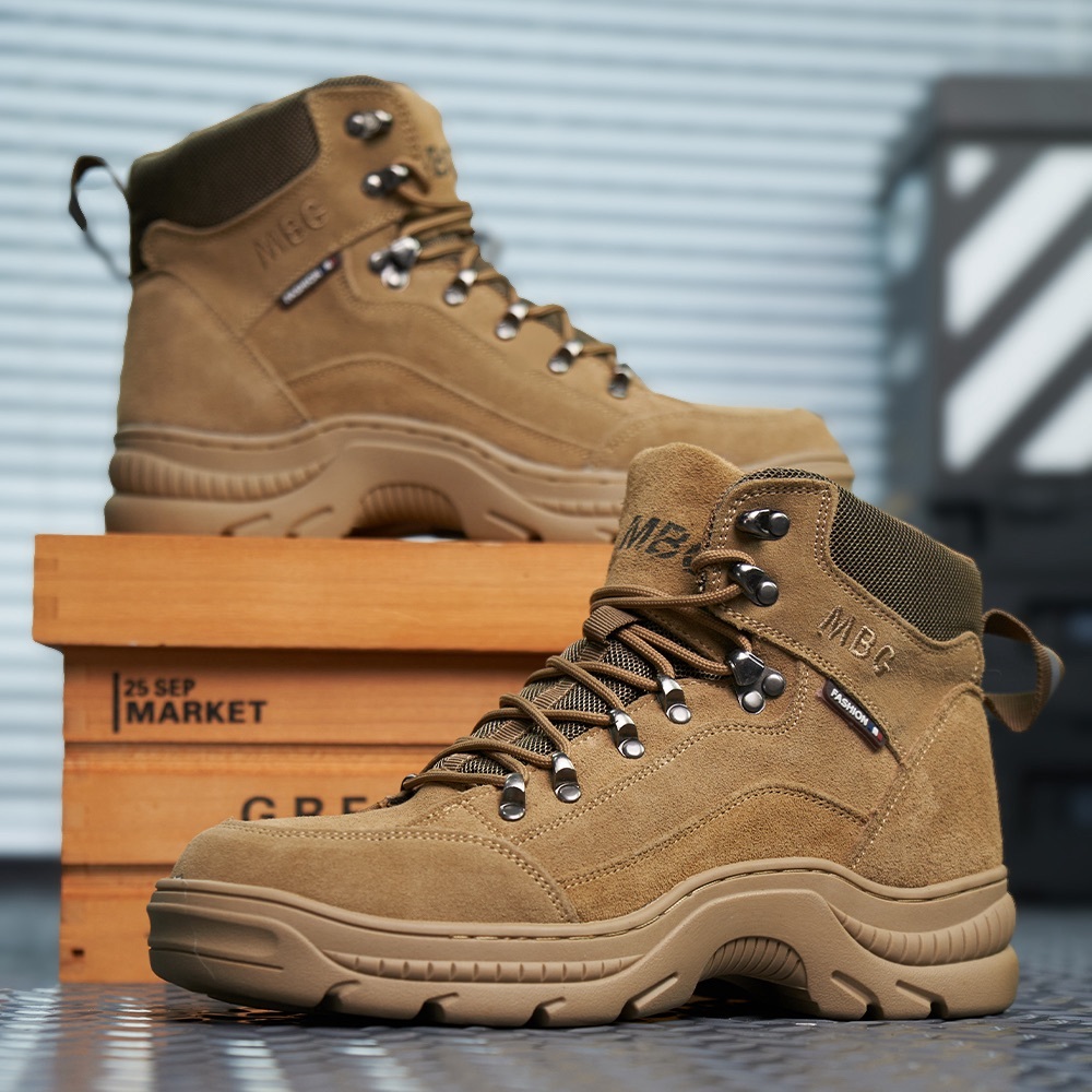 Safety boots for man with steel toe boots in very comfortable and lightweight
